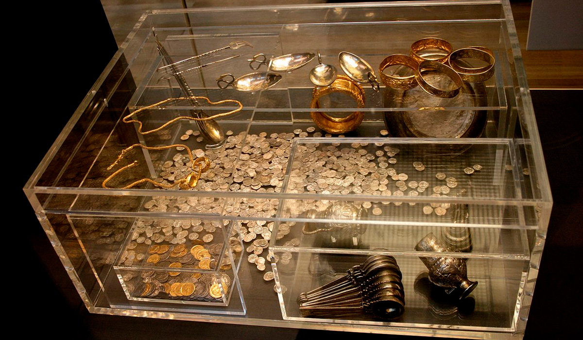 The Hoxne Hoard is the largest hoard of late Roman silver and gold discovered in Britain.