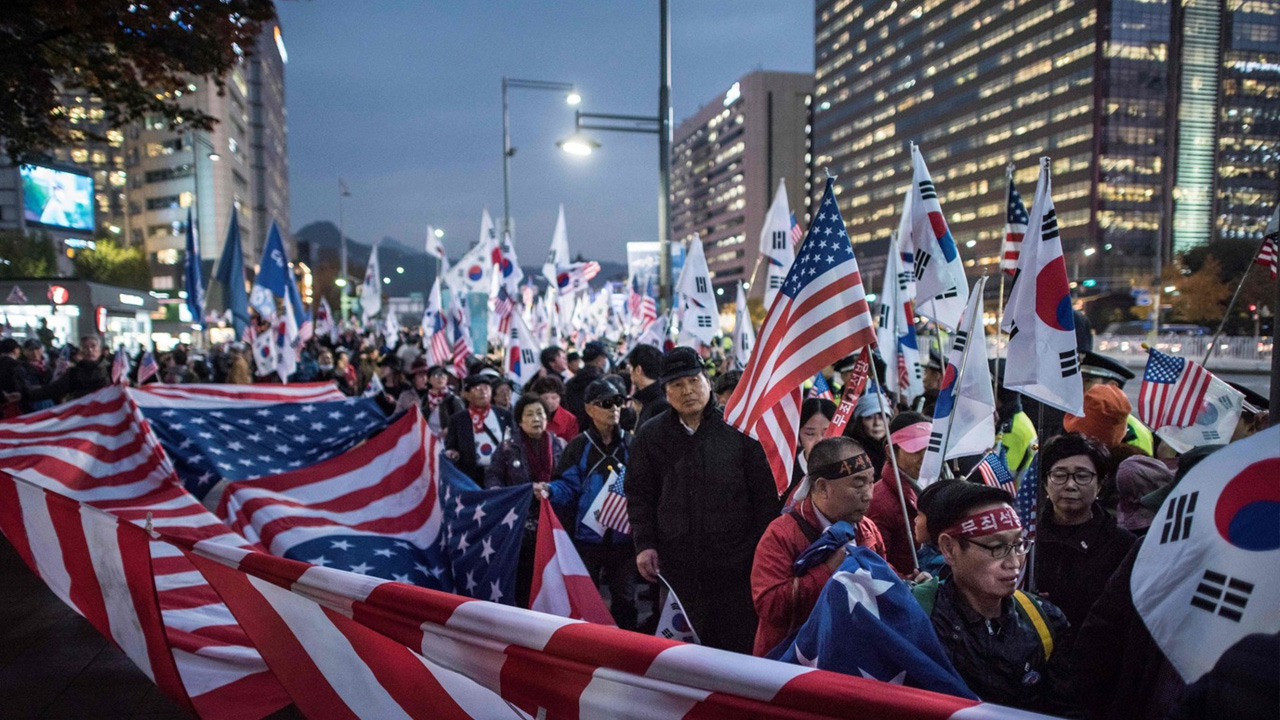 Koreans loving Amercia in a parade