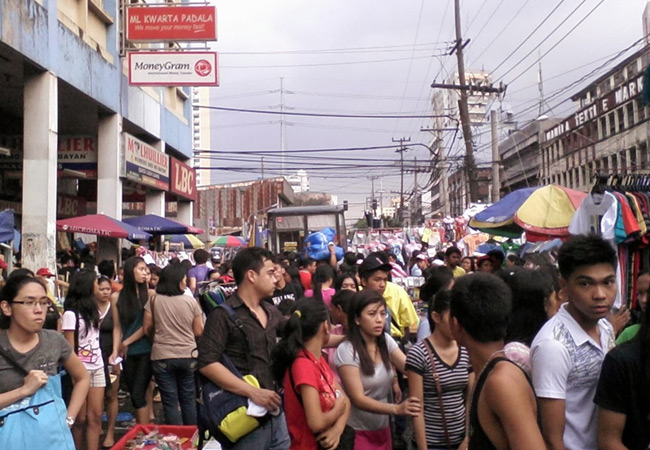 The streets of the Philippines with a lot of people