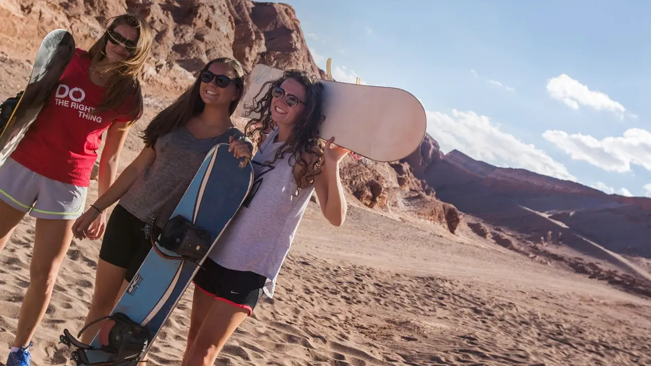 Women having fun at La Paz